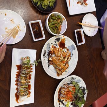 Mon Roll House - M18. Caterpillar Roll M11. Rock and Roll Roll - Japanese Near Me - Santa Monica, California Mon Roll House - M18. Caterpillar Roll M11. Rock and Roll Roll - Japanese Near Me - Santa Monica, California
