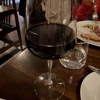 Maggie Oakes - Chianti red wine - Seafood Near Me - Montreal, Quebec Maggie Oakes - Chianti red wine - Seafood Near Me - Montreal, Quebec