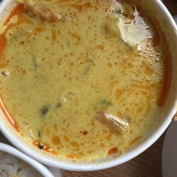 White Elephant - Yellow Curry - Thai Near Me - Los Angeles, California
