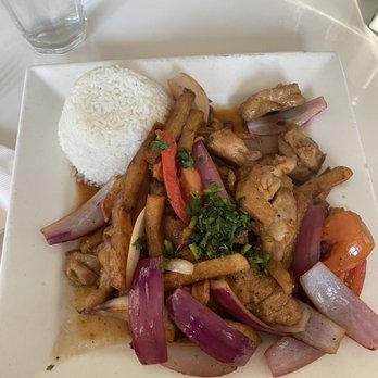 Mamita Peruvian Restaurant - Saltado De Pollo - Peruvian Near Me - Glendale, California Mamita Peruvian Restaurant - Saltado De Pollo - Peruvian Near Me - Glendale, California