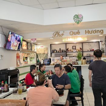 Pho Que Huong - Inside - Vietnamese Near Me - Honolulu, Hawaii