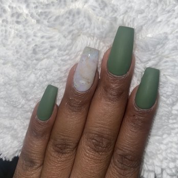 Gloss Nail Bar - Nail Salons Near Me - Houston, Texas