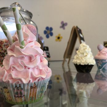 Mia Bella Cupcakes - a cupcake with pink frosting and sprinkles - Cupcakes Near Me - Arcata, California Mia Bella Cupcakes - a cupcake with pink frosting and sprinkles - Cupcakes Near Me - Arcata, California