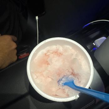 Bahama Buck's - Snow cone is all white in the middle with not enough syrup poured in there - Shaved Ice Near Me - Frisco, Texas Bahama Buck's - Snow cone is all white in the middle with not enough syrup poured in there - Shaved Ice Near Me - Frisco, Texas