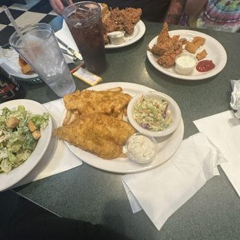 Metro Diner - Fish Fry Friday, Chicken and Fried Chicken & Waffle, & Kid's Chicken Tenders. - American Near Me - Birmingham, Alabama
