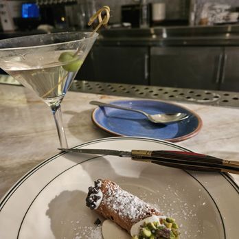 Jemma Hollywood - Cannoli Siciliani - Italian Near Me - Los Angeles, California