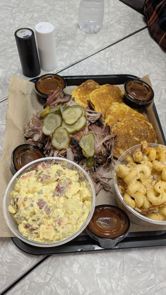 Mack's Shack BBQ Logo