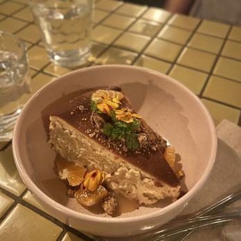 Bar Jabroni - Kuri Squash Basque Cheesecake, Winter Citrus, Brown Sugar Crumble - Wine Bars Near Me - San Francisco, California Bar Jabroni - Kuri Squash Basque Cheesecake, Winter Citrus, Brown Sugar Crumble - Wine Bars Near Me - San Francisco, California