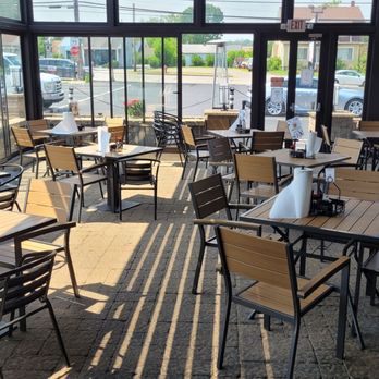 Back 2 Barney's - Sports Bars Near Me - Aliquippa, Pennsylvania