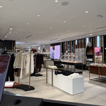 Guess - Women's Clothing Near Me - Las Vegas, Nevada Guess - Women's Clothing Near Me - Las Vegas, Nevada