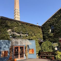 Anvil Pub & Grille - Entrance