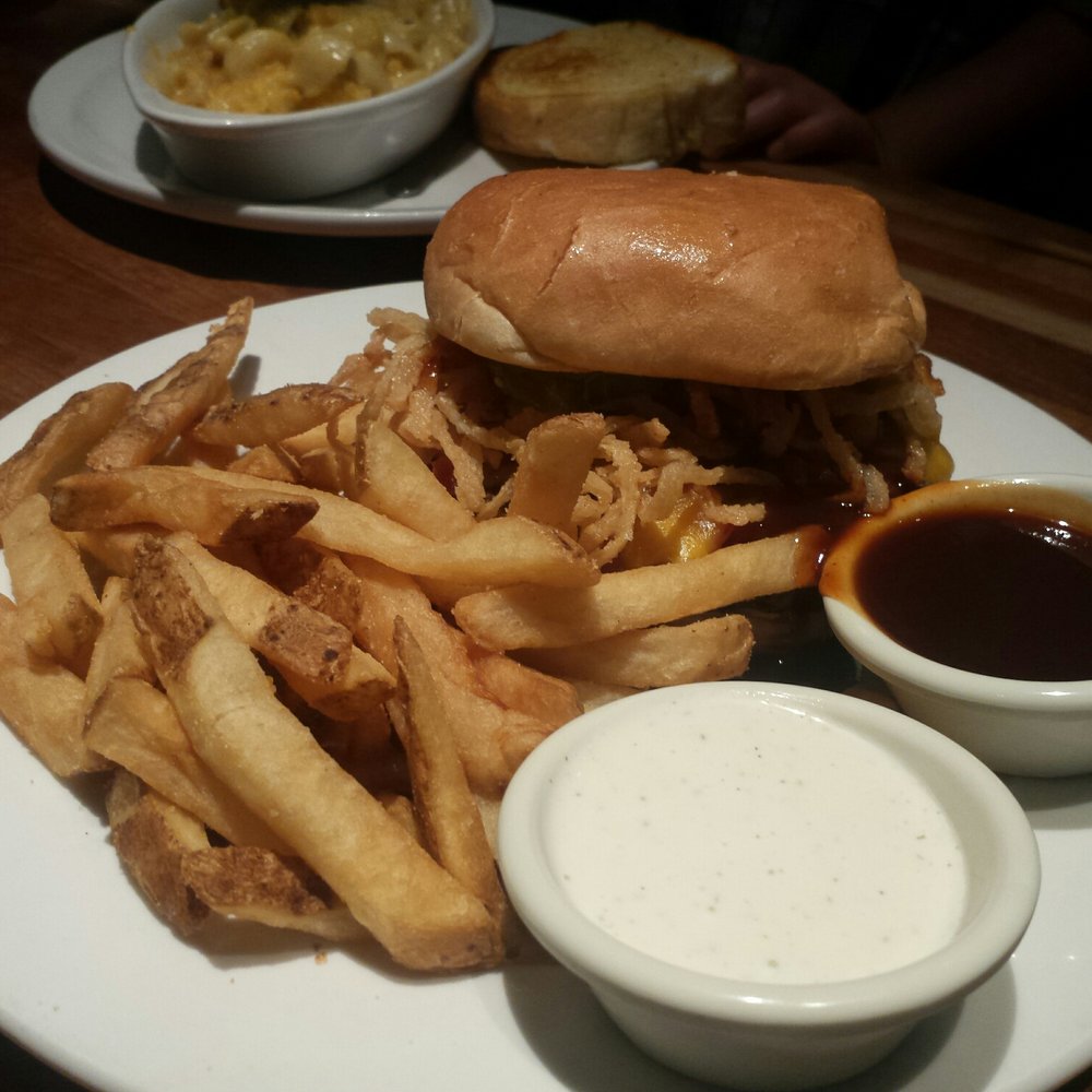 Cheddar's Scratch Kitchen - Smokehouse burger - Comfort Food Near Me - Omaha, Nebraska