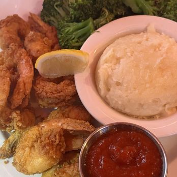 Claws Seafood House - Rehoboth Beach - Seafood Near Me - Rehoboth Beach, Delaware