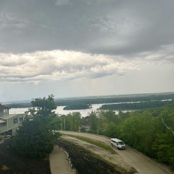 Aerie's Resort - Cloudy day at the resort - Wineries Near Me - Grafton, Illinois
