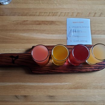 North Channel - Cider flight - Beer, Wine & Spirits Near Me - Manistee, Michigan North Channel - Cider flight - Beer, Wine & Spirits Near Me - Manistee, Michigan