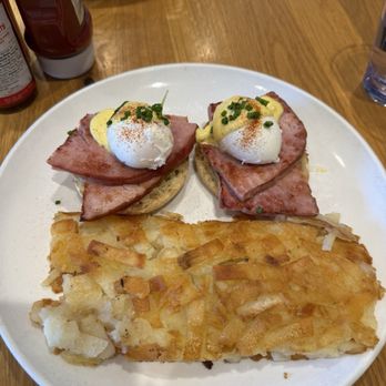 Poached Kitchen - Eggs Benedict with hashbrown - Breakfast & Brunch Near Me - Irvine, California Poached Kitchen - Eggs Benedict with hashbrown - Breakfast & Brunch Near Me - Irvine, California