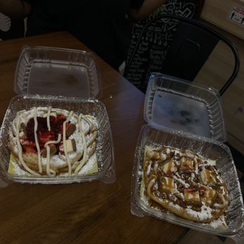 Kinsley's Ice Cream & Funnel cake parlor - Strawberry cheesecake Funnel cake  &  Taste of Heaven Pecan Pralines - Desserts Near Me - Fort Worth, Texas