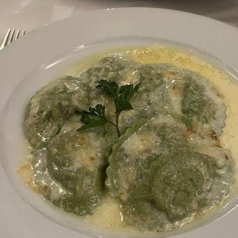 Panzanella Ristorante - Ravioli Spinaci Con Pomodoro E Basilico - Sicilian Near Me - Sherman Oaks, California Panzanella Ristorante - Ravioli Spinaci Con Pomodoro E Basilico - Sicilian Near Me - Sherman Oaks, California