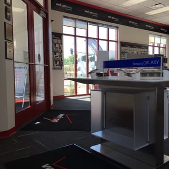 Verizon - Inside. - Mobile Phones Near Me - Sidney, Montana Verizon - Inside. - Mobile Phones Near Me - Sidney, Montana