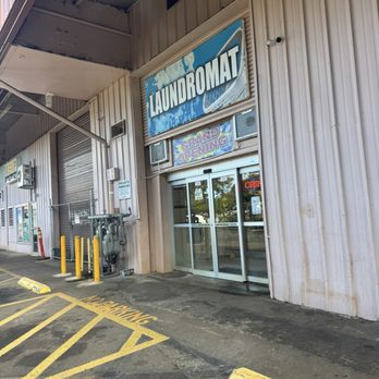 waimalu laundromat - Front of laundromat - Laundromat Near Me - Aiea, Hawaii waimalu laundromat - Front of laundromat - Laundromat Near Me - Aiea, Hawaii