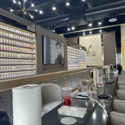 Villa Nail and Spa - Manicure tables, nail polishes - nail art - Nail Salons Near Me - Lancaster, Ohio
