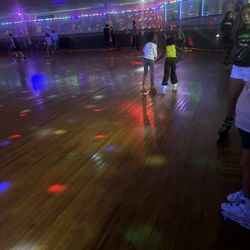 Aggie's Skate Connection