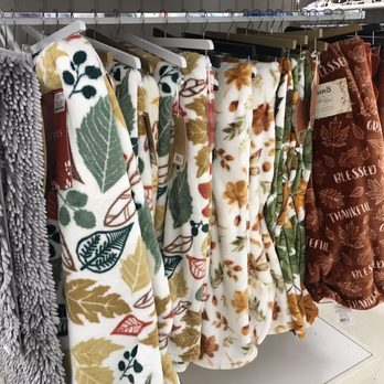 Marshalls - Department Stores Near Me - Burlington, Massachusetts