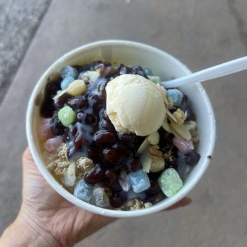 Cocohodo - Red bean shaved ice - Coffee & Tea Near Me - Buena Park, California Cocohodo - Red bean shaved ice - Coffee & Tea Near Me - Buena Park, California