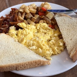 Eggs, bacon, toast and home fries (10/1/22) Eggs, bacon, toast and home fries (10/1/22)