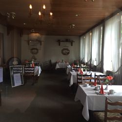 Ofenstube - Blick in den Nebenraum