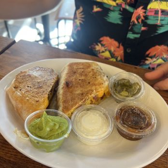 Eggs 'n Things Ko Olina - Breakfast Burrito - American Near Me - Kapolei, Hawaii Eggs 'n Things Ko Olina - Breakfast Burrito - American Near Me - Kapolei, Hawaii