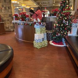 Demos' Restaurant - Hendersonville - Hostess desk