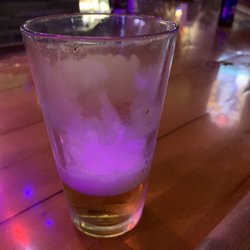 Sidelines Sports Pub - Dirty glass