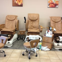 Marys Nails - Nice massaging chairs