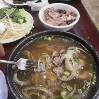 Binh Duong - Chefs Special, flank steak, oxtails and beef brisket. - Vietnamese Near Me - Bloomfield, New Jersey Binh Duong - Chefs Special, flank steak, oxtails and beef brisket. - Vietnamese Near Me - Bloomfield, New Jersey