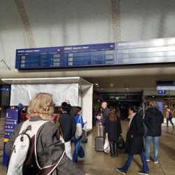 Hauptbahnhof Gepäck Schliessfächer - Train status