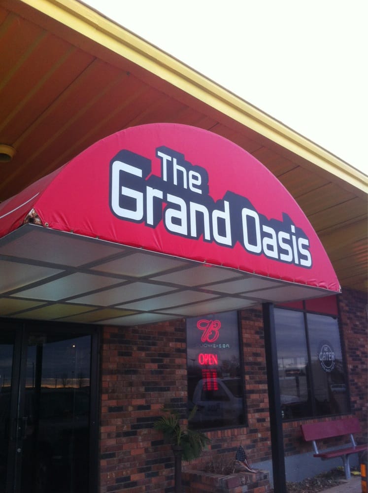 THE GRAND OASIS CLOSED 906 W Grand Crossing, Mobridge, South Dakota