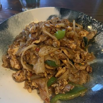 Plue - Drunken Noodle - Thai Near Me - New York, New York Plue - Drunken Noodle - Thai Near Me - New York, New York