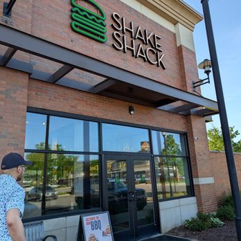 Shake Shack Novi - Shake Shack Novi storefront - Juice Bars & Smoothies Near Me - Novi, Michigan