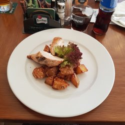 Staroplzenecká restaurace - Kuřecí maso plněné kozím sýrem