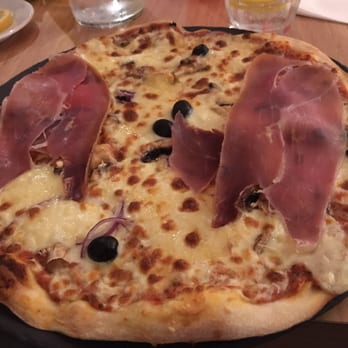 Le Lion - Delicious pizza with cured ham and olive - Brasseries Near Me - Clermont-Ferrand, 63