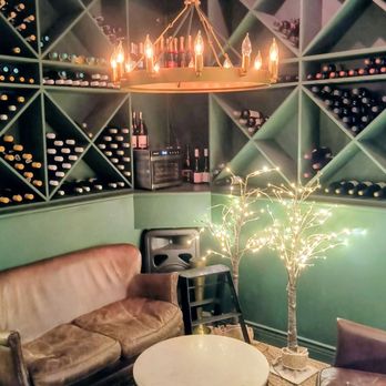 George's Restaurant & Lounge - Italian Near Me - Miami Beach, Florida George's Restaurant & Lounge - Italian Near Me - Miami Beach, Florida
