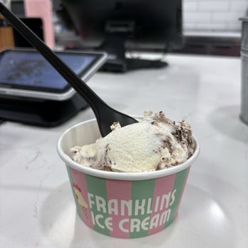 Franklins General Store - Super Chonk - malted vanilla ice cream, fudge, peanut butter, brownie pieces - New American Near Me - Hyattsville, Maryland Franklins General Store - Super Chonk - malted vanilla ice cream, fudge, peanut butter, brownie pieces - New American Near Me - Hyattsville, Maryland