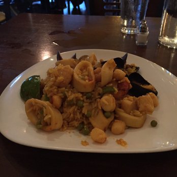 Entretapas - Paella valenciana, one its like for two people. They are really big - Spanish Near Me - Weston, Florida