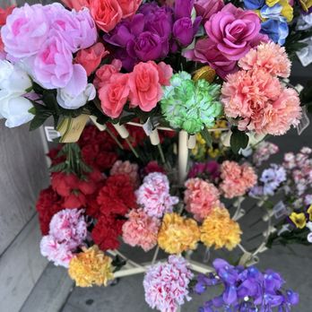Dollar Tree - Flowers  for a craft - Discount Store Near Me - Vacaville, California
