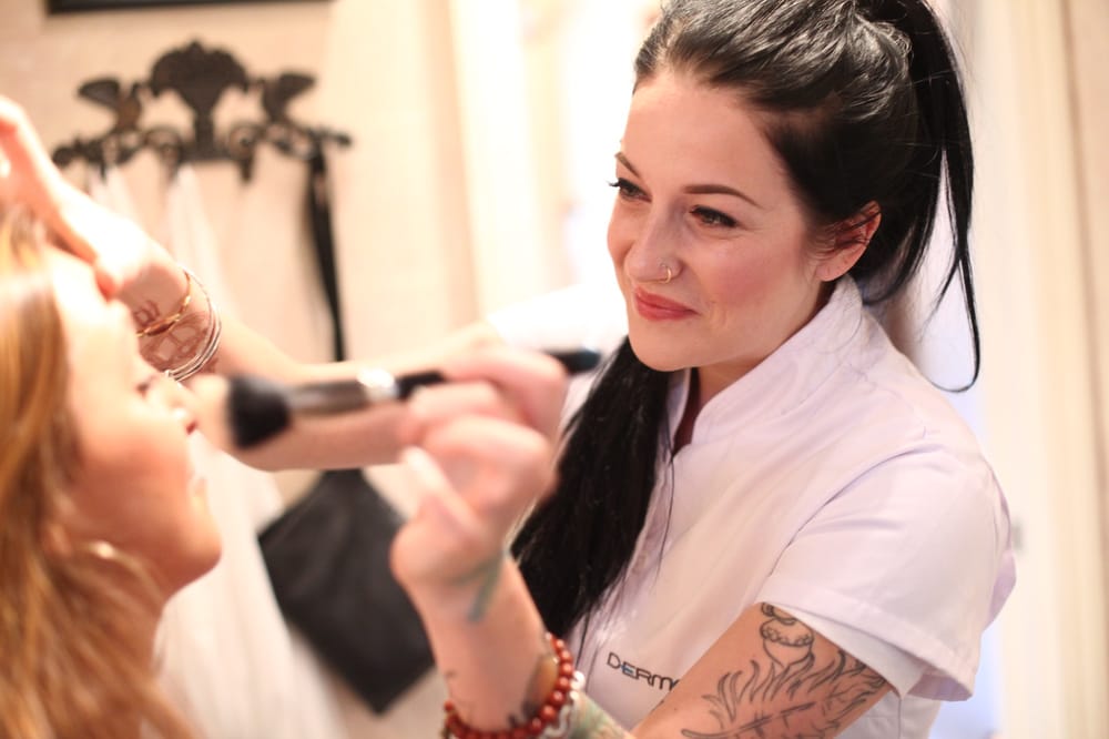 The Lovely Thorne Logo