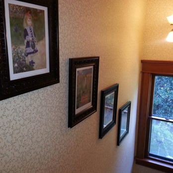 Abigail's Bed and Breakfast Inn - Hallway - Bed & Breakfast Near Me - Ashland, Oregon