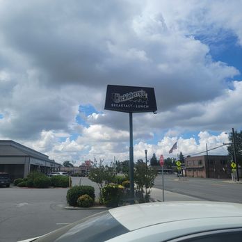 Huckleberry's Breakfast & Lunch - Breakfast & Brunch Near Me - Gridley, California