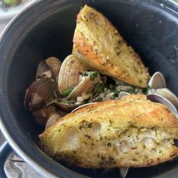 Riley's Vancouver - Mussels in garlic sauce - Seafood Near Me - Vancouver, British Columbia