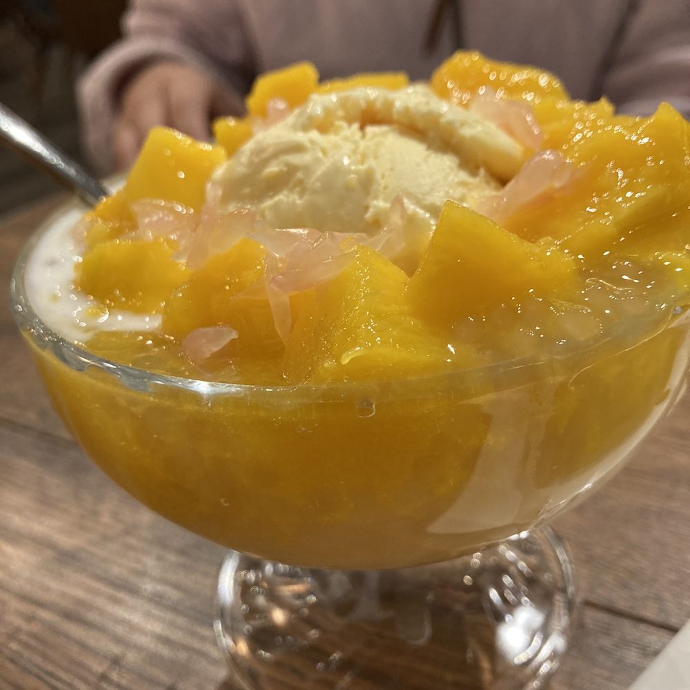 Mango Mango Dessert - Mango  A1 Special Mango Juice Sago and Pomelo with Mango Ice Cream - Ice Cream & Frozen Yogurt Near Me - Philadelphia, Pennsylvania